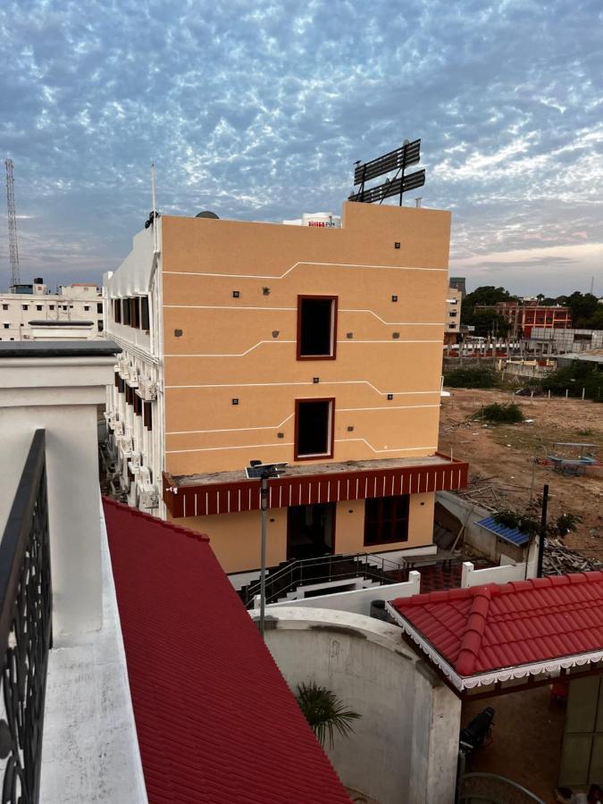 Sri Balaji Lodging Hotel Tiruchchendūr Buitenkant foto