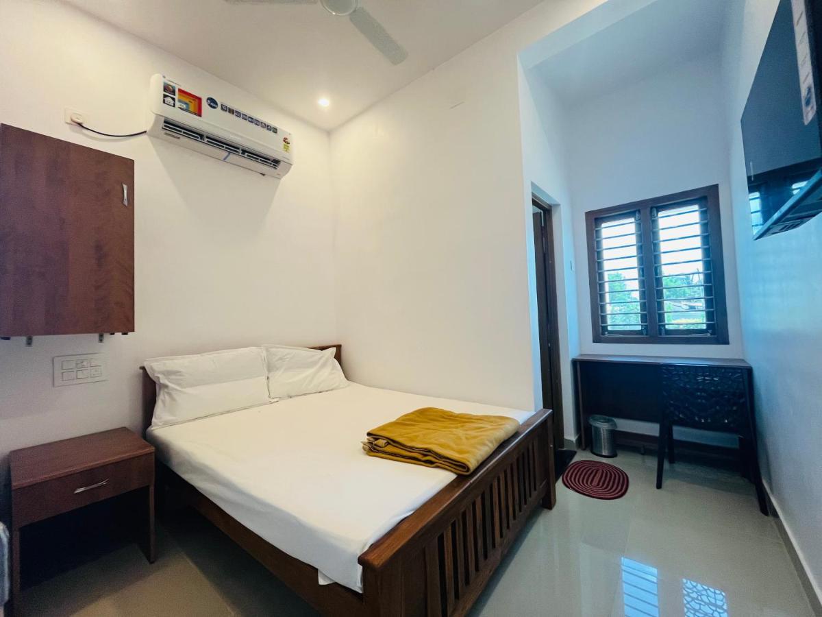 Sri Balaji Lodging Hotel Tiruchchendūr Buitenkant foto