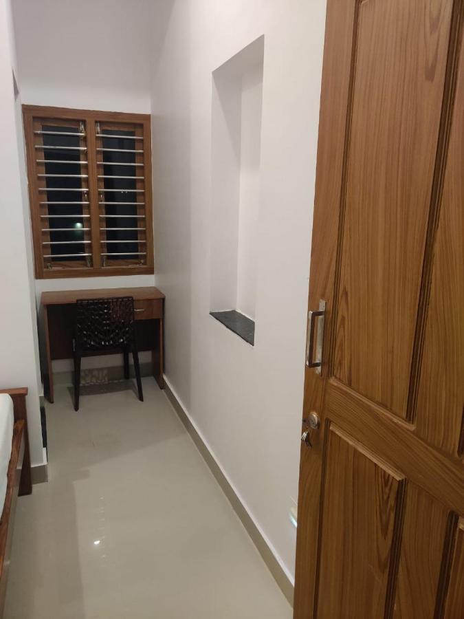Sri Balaji Lodging Hotel Tiruchchendūr Buitenkant foto