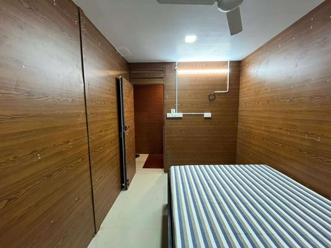 Sri Balaji Lodging Hotel Tiruchchendūr Buitenkant foto